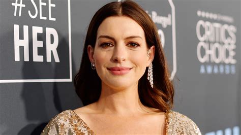 Anne Hathaway über ihren Lieblingslook aus “Der Teufel trägt .